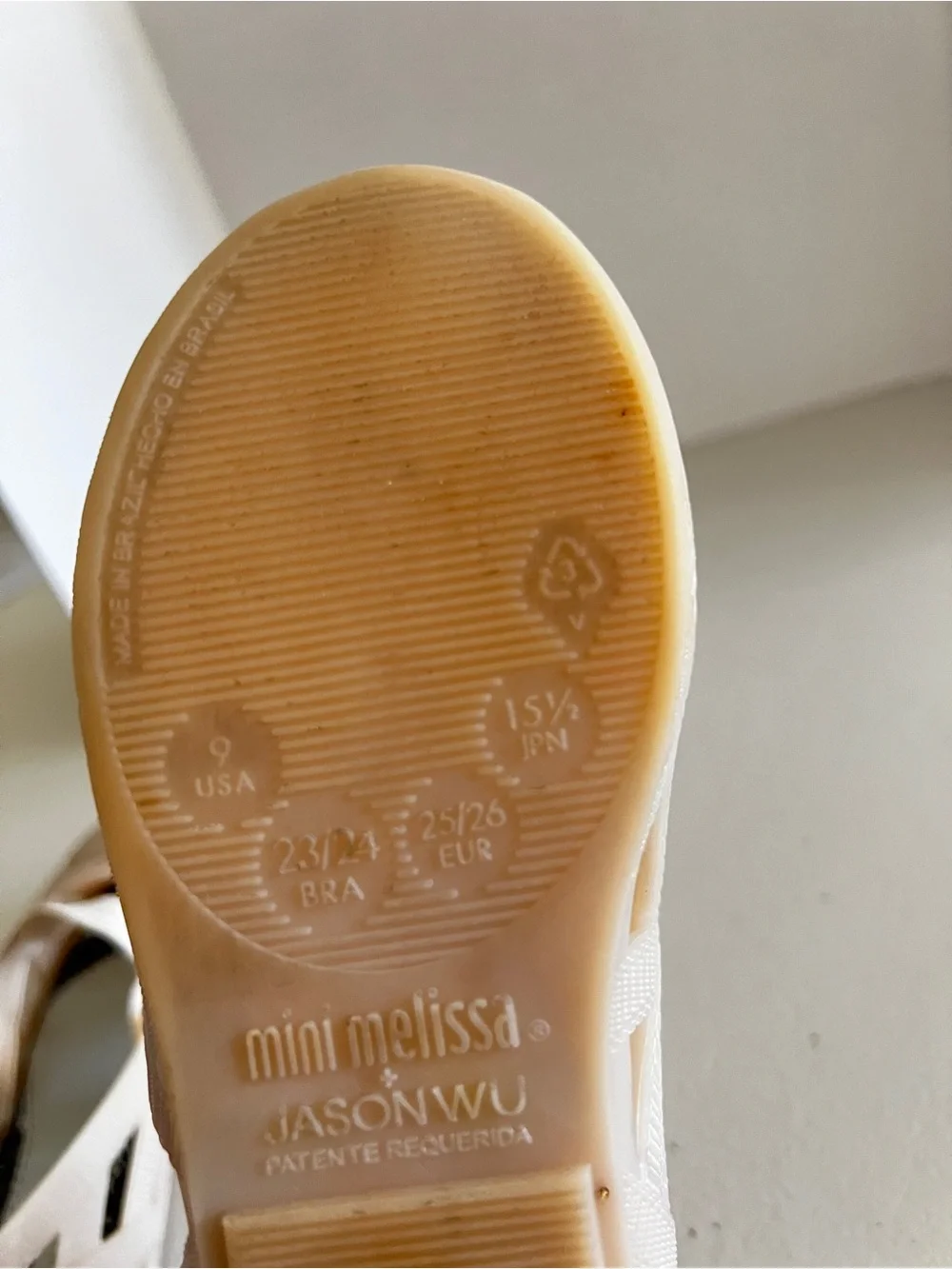Mini Melissa + Jason Wu girl's shoes sz 9 kids woven design elastic strap cream